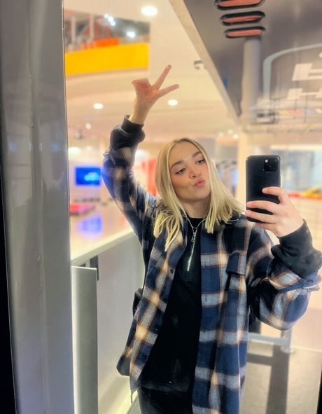 Natalie Decker pornstar free images