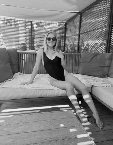 chubby latina teen onlyfans exclusive image