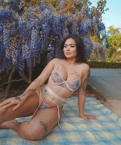 Michellen Cristina model pretty pic