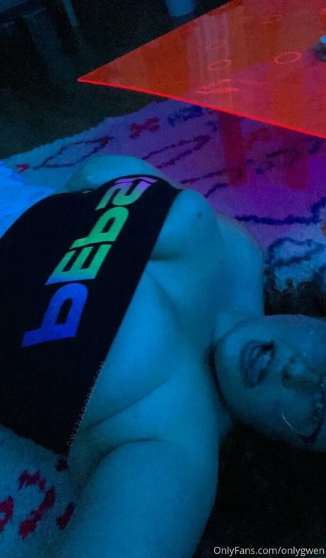 onlygwen naked model gallery