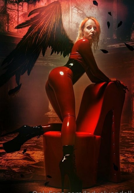 ladyelvendoll sex pornstar image