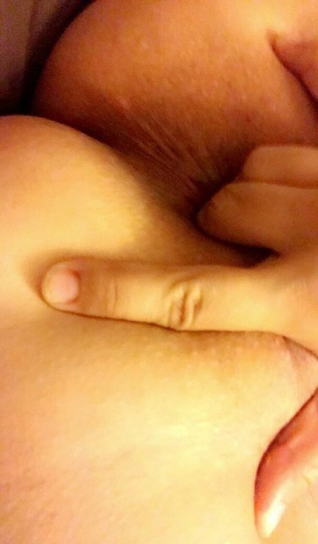 iceybabe pornographic model photo