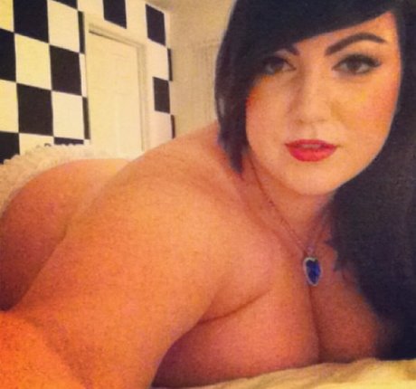 ShellyGreyBBW perfect star pic