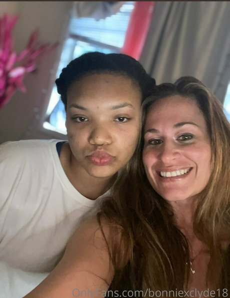 bonniexclyde18 Profile pic