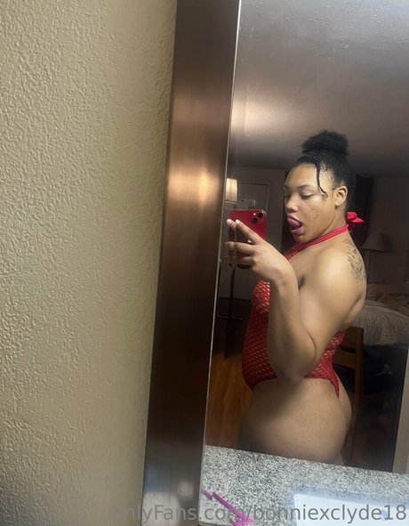bonniexclyde18 nice pornstar pic