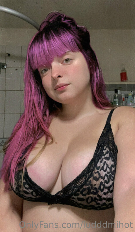 luddmihot star erotic photo