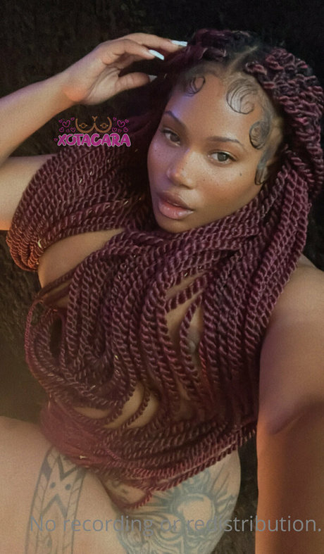 xotacaraa naked star image