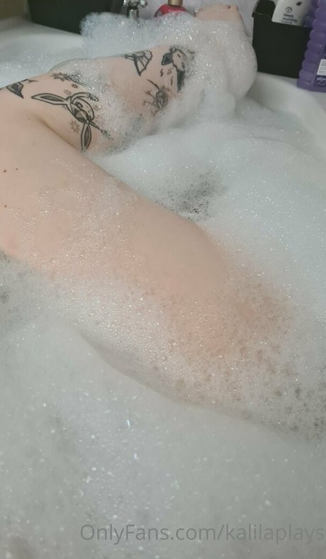 kalilaplays nude model img