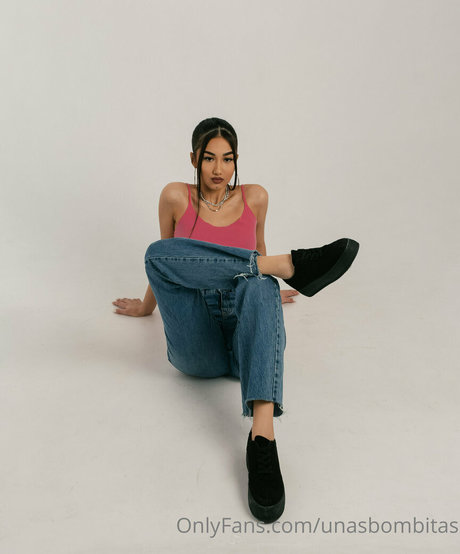 unasbombitas xxx model archive