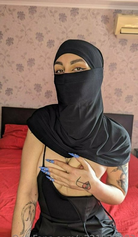 amirimus model hot photo