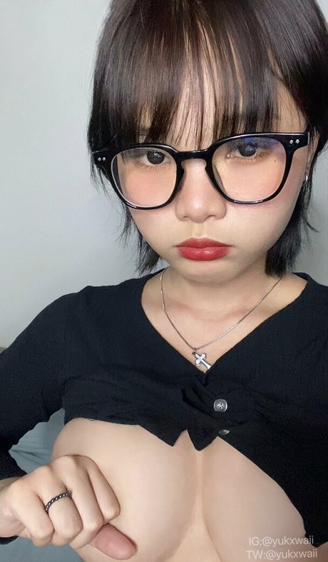 yukxwaii pornstar beautiful image