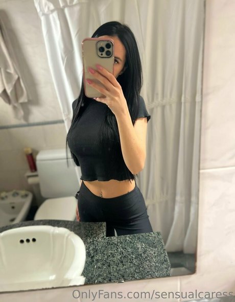 sensualcaress model naked pic