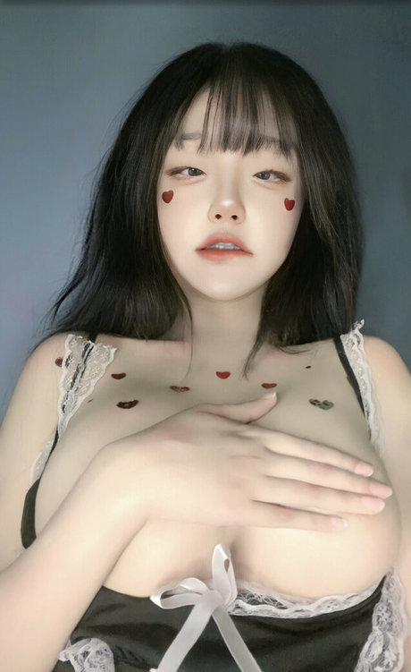 byzeko 02 model sexy pic