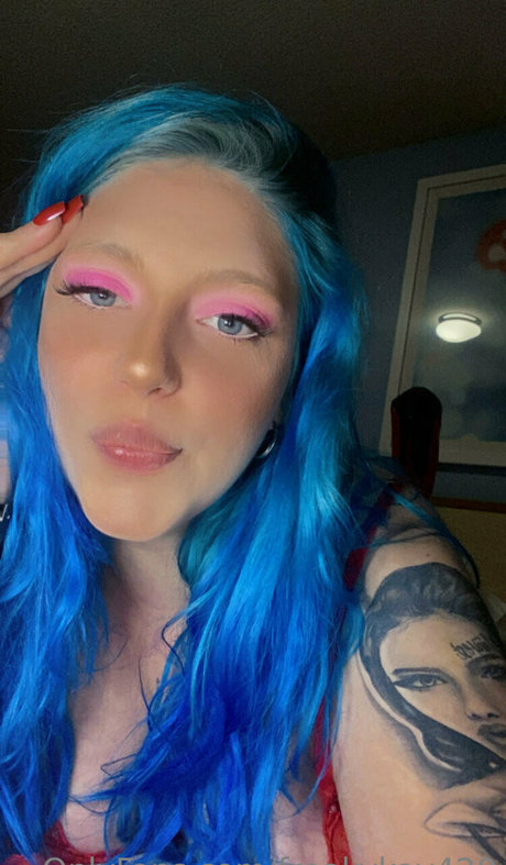 freakykay420 star nice photo