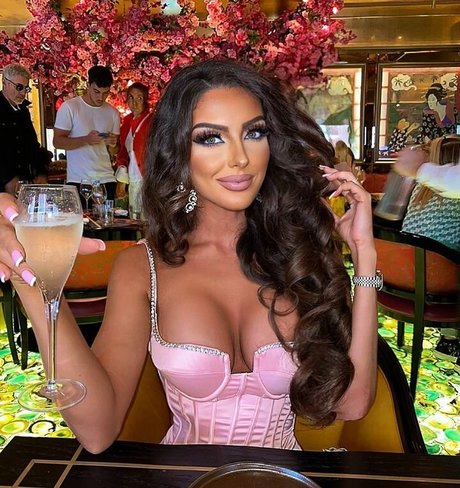 Kayleigh Rose Dematos star art img