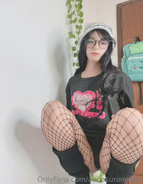 annekuronofree nude pornstar img