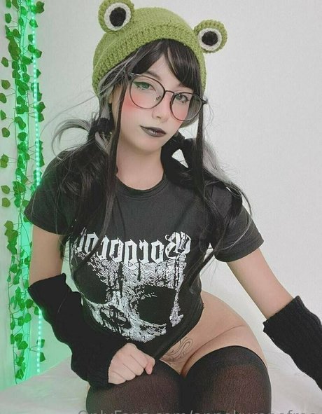 annekuronofree hot pornstar pictures