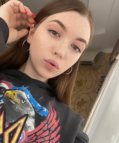 Laura Salvia naked star pictures