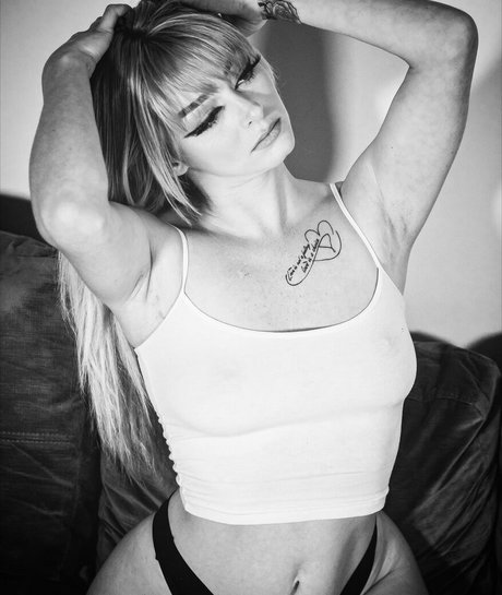 Queenjazlyn pornstar erotic images