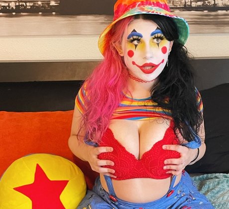 Clown Girls star gallery