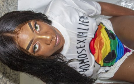 siryoga naked actress photos