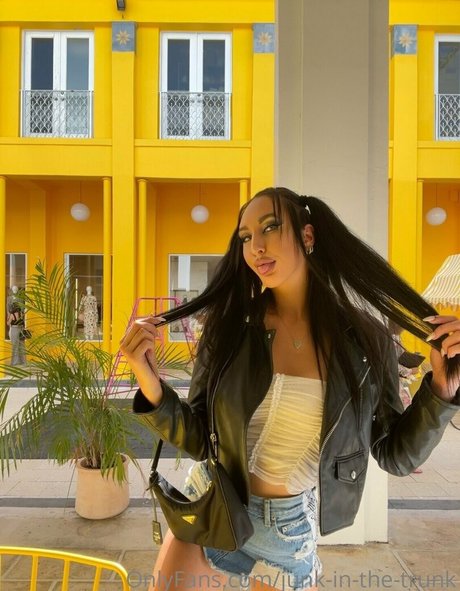 elleventures nudes model gallery