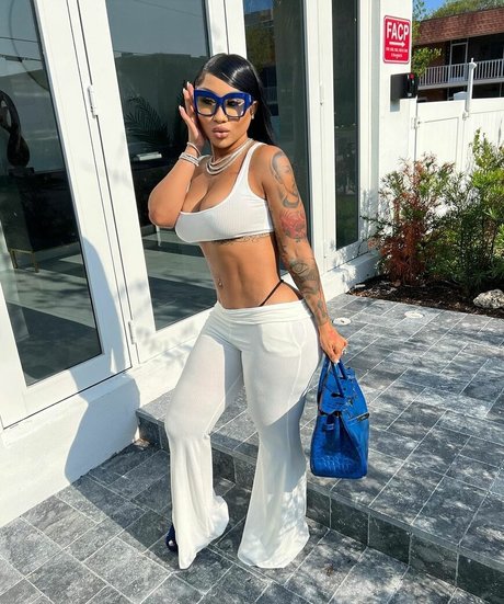 Ari Fletcher exclusive star picture