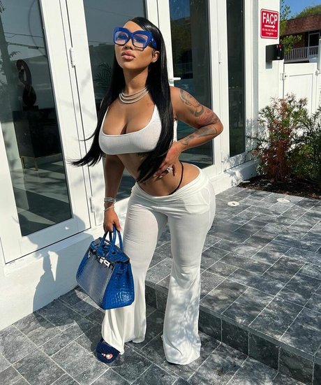 Ari Fletcher xxx pornstar galleries