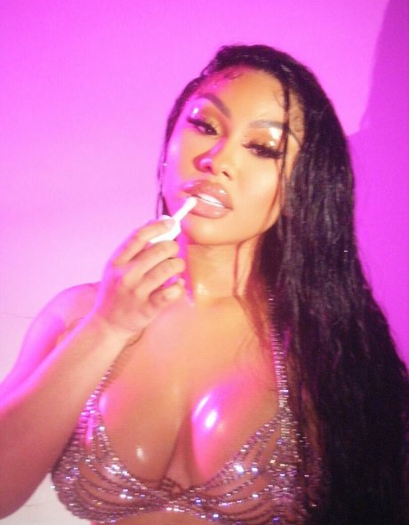 Ari Fletcher art star images