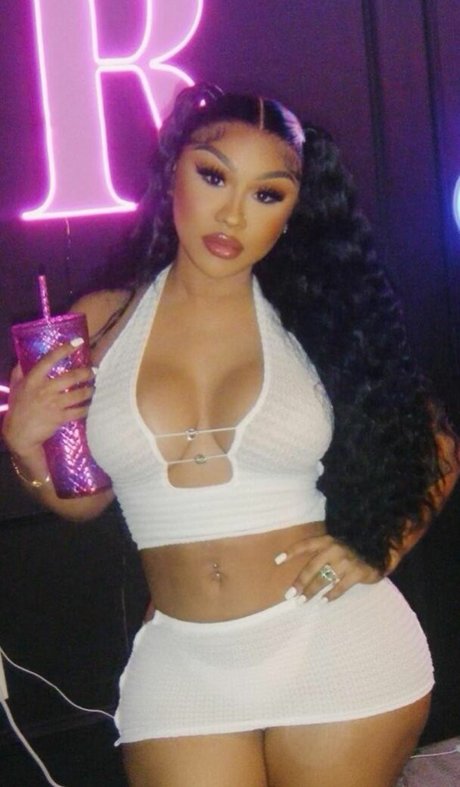 Ari Fletcher pretty model images