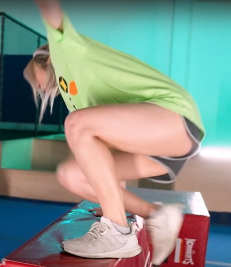 Yvonnie xxx model gallery