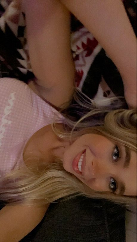 rileyannemodel naked model picture