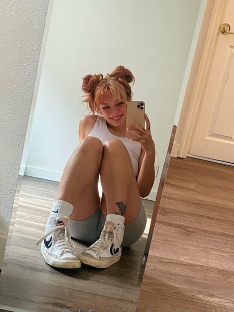 baristabunnyx naked actress pics