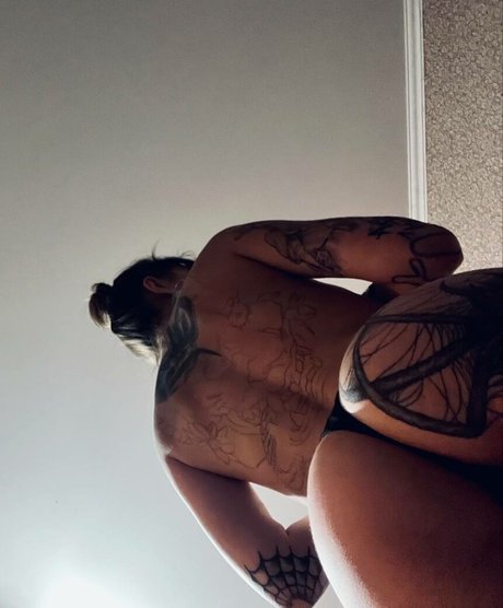 Kisa Tanya model pretty images