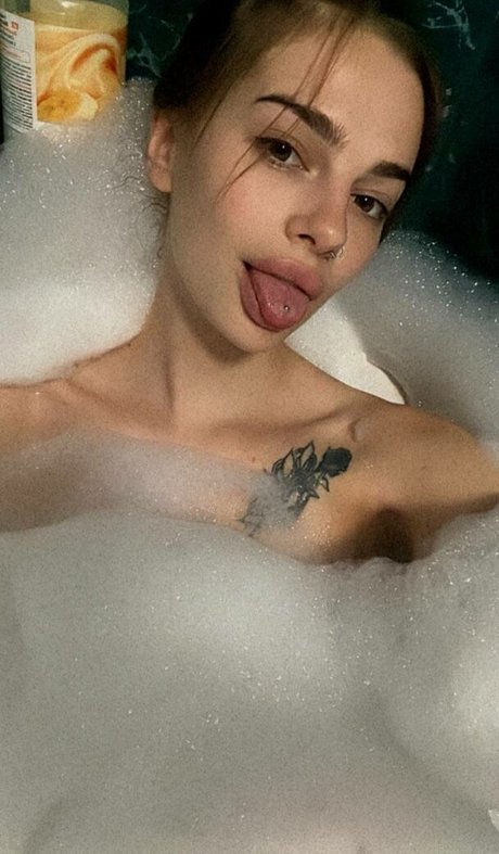 Kisa Tanya nude actress picture