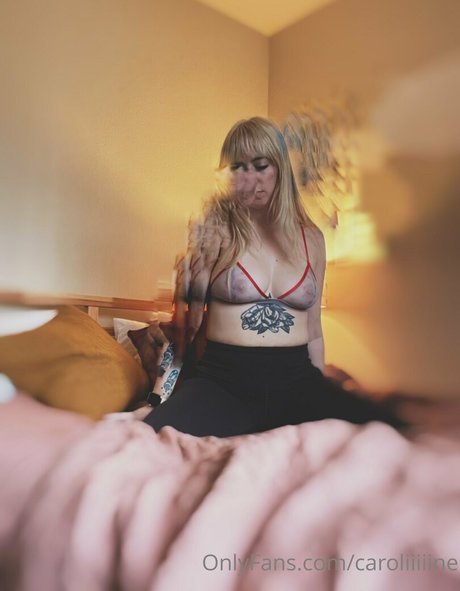 caroliiiiine sex model picture