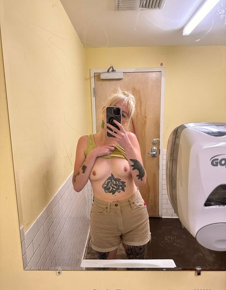 caroliiiiine art star image