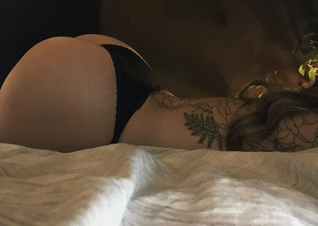 olivefg nude model image