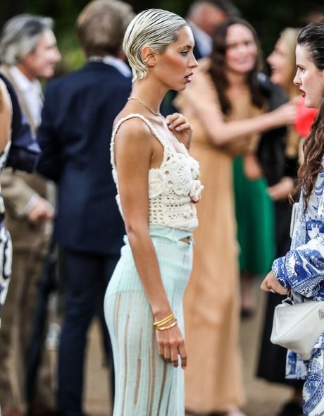 Iris Law top star image