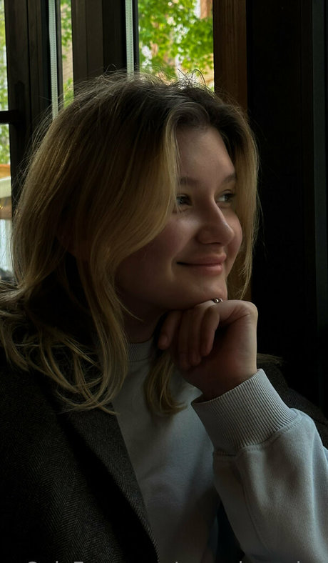 pervokursnica exclusive model picture