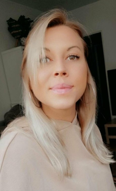 benzpaula sexy star image