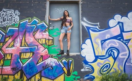 rainin falls star exclusive pics