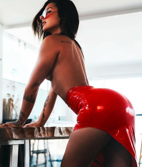 Talia Sereia top model pics