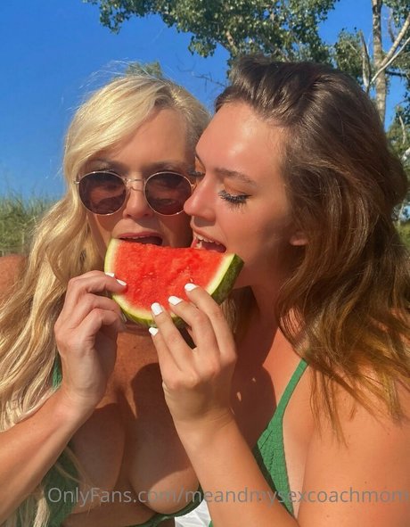 hairy milf onlyfans free naked gallery