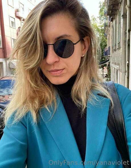 yanaviolet model best image