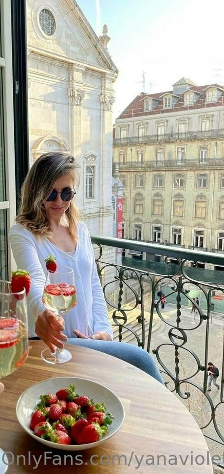 yanaviolet perfect pornstar pictures