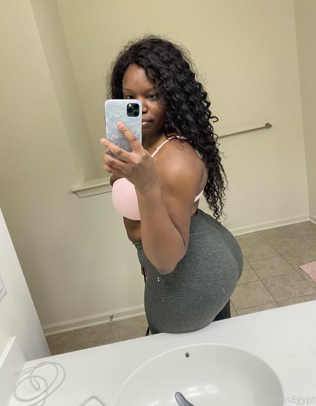 ThatChocoBxtch star perfect pics