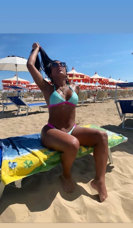 ayllagatina model nude galleries