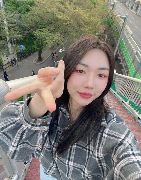 Bubbly live top actress archive