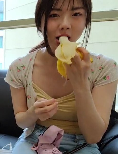 Bubbly live star pretty photos